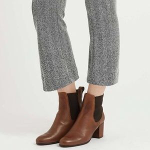 TOPSHOP Leather Chelsea Boots (never worn)